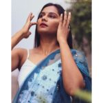Lakshmi Priyaa Chandramouli Instagram - Hey there! 📸@_shrvn Managed by @thiruupdates #PhotoShoot #CasualShoot #ActorsLife #Experiments #KollywoodActress #TamilActress #TamilPonnu #NationalAwardWinner #LakshmiPriyaaChandramouli #GratitudeAlways #ThankfulForTheExperiences #SelfMakeUp #GridLife #InstaGrid