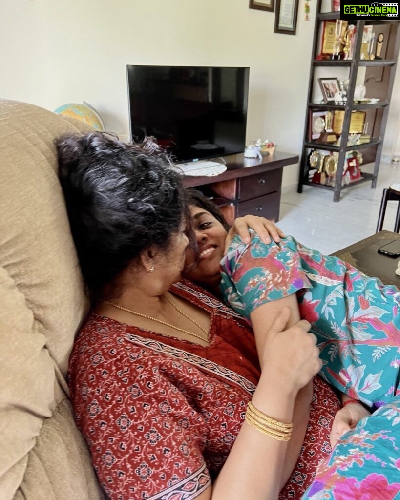 Lakshmy Ramakrishnan Instagram - We have some wonderful news to share, after a tough one year Shreeya’s scan came out clear, doctors are not yet sure what it was, there are different theories, but the fact is that, Faith, power of Prayers and Goodwill , was the guiding force , along with the expertise of a panel of Doctors, will share a video on this journey, soon ❤️