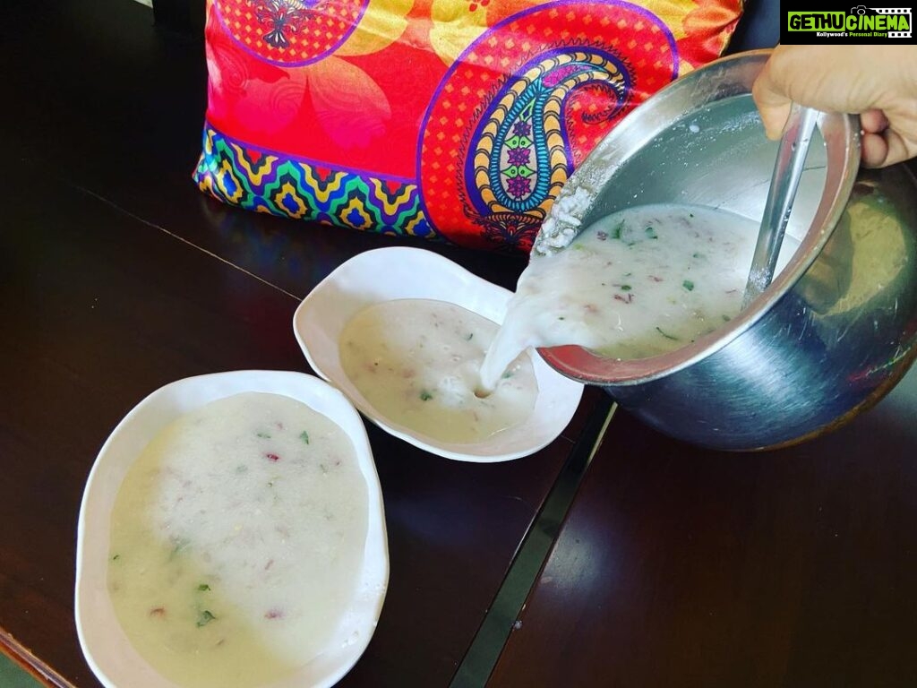 Lakshmy Ramakrishnan Instagram - Getting ready for summer with overnight soaked rice & onions , Yummy❤️