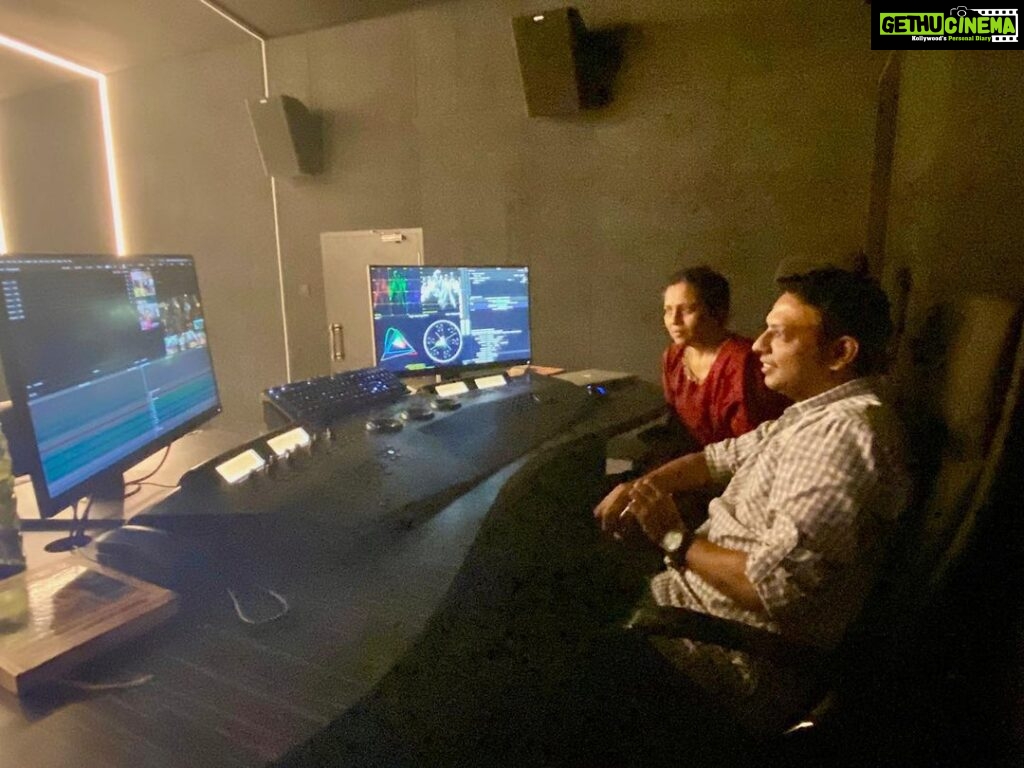 Lakshmy Ramakrishnan Instagram - #DI for our film is completed, pleasure working with #Rajsekar one of our best and experienced Colorist and his team #Yugendran . Thanks to #DopRaviChandran from Kerala for his expert inputs🙌😍