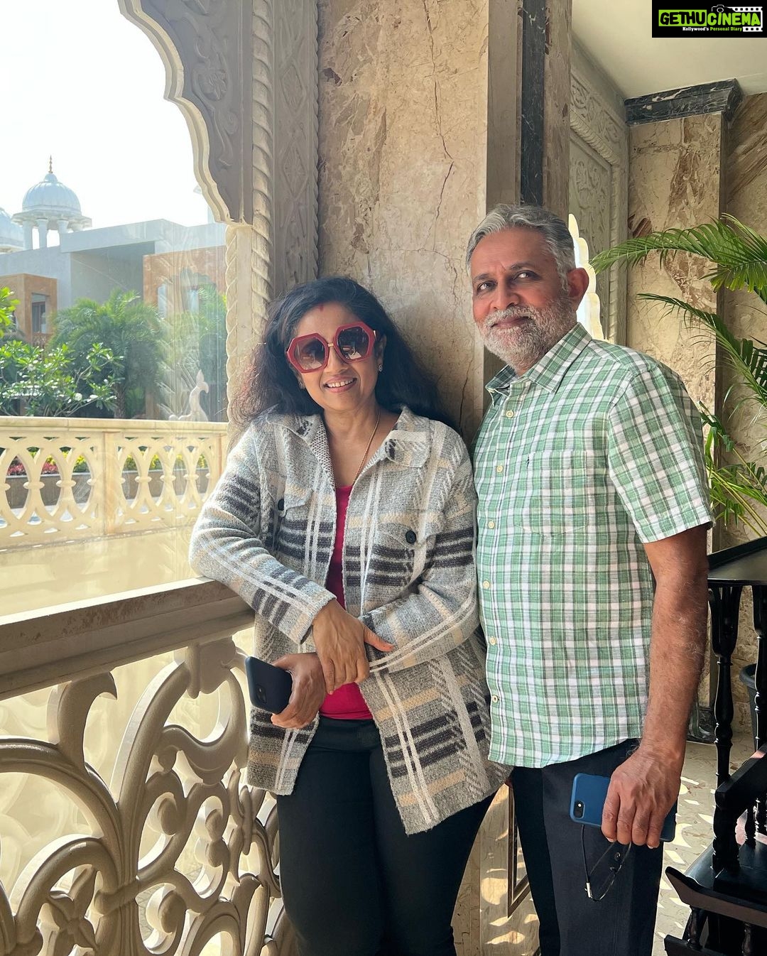 Lakshmy Ramakrishnan Instagram - I think , I could coach on how to cover up extra flab😂 Not been exercising, not even walking for almost a year now, I feel so unhealthy , this is just a kick start to get back into the regime , #WeddingAnniversary , little celebrations in between hectic schedules & worries!