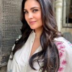 Lara Dutta Instagram - The start of all things new, with @shraddhamishra8 @clarabellesaldanha !! 🙏🥰🙏