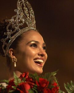Lara Dutta Instagram - On this day, 23 years ago! Moment etched in our hearts ❤️ forever! 12th May, 2000 the universe welcomed its first Miss Universe of the new millennium with our Miss Universe 2000, @larabhupathi 👑 Happy Crowniversary, Queen! 🤍 We love you! ✨ #LaraDuttaBhupathi #MissUniverse2000 #MissUniverse #Crowniversary #LIVAMissDiva #MissUniverseIndia