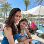 Lara Dutta Instagram - My kind of weekend!!! 🍦🌞🌴🌊. #family #love #rest #swim #home @mbhupathi