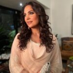 Lara Dutta Instagram - Last night was a nite to celebrate @officialjiostudios incredible line up of films and series across languages, for this coming year!! Impressive stuff!! Thrilled to be a part of it with Ishq- E- Nadaan directed by @avishek_g ! Hair: @clarabellesaldanha Makeup: @alyssamendonsamakeupartistry Styling: my own closet ☺️
