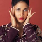 Lavanya Tripathi Instagram – 👐🏼
.
.
.
Outfit @shahinmannan
Earrings @thetrinkaholic
Stylist @neeraja.kona
Asst stylist @manogna_gollapudi
Photographer @ishan.n.giri
Mua- @makeupartistpj