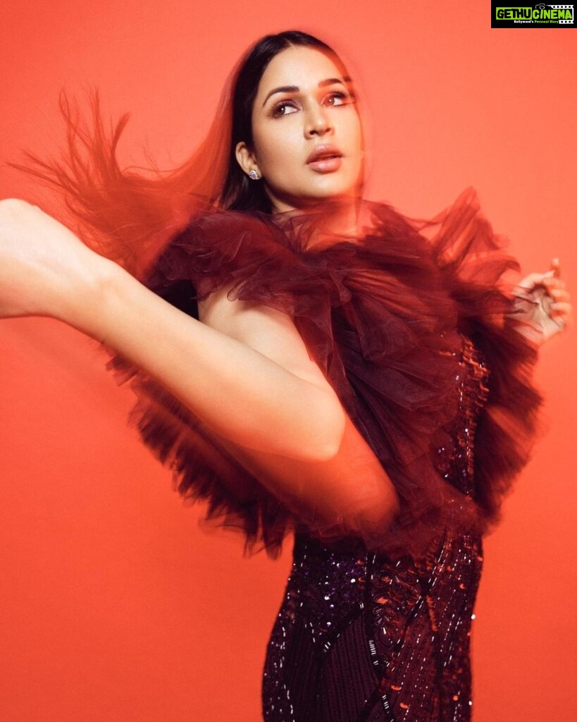 Lavanya Tripathi Instagram - Main character energy 🧚🏻‍♂️ . . . . Outfit : @bhawnarao_couture @perniaspopupshop Styling: @ashwin_ash1 @hassankhan_3 Makeup - pavan Hair - naagu 📸: @eshaangirri Assistant: @louis_prashanth Retoucher: @enhancingmoments