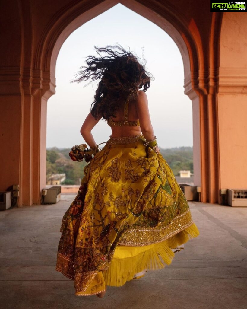 Lavanya Tripathi Instagram - Yellow illuminates my soul ⭐️ . . . . Styled by @rashmitathapa Wearing @archanajaju.in X @elevate_promotions Jewellery @sheetalzaveribyvithaldas Hair/makeup @makeuphairbyrahul Shot by @shaktismaran