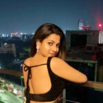 Leesha Instagram - I lost my self trying to please every one🥺 Now I’m loosing every one while I’m finding my self😇 Don’t forget to drop ur heart ♥️ to my fav pic #3🫣➡️ missed u all 💋🙈 #love #peace #kind #selfrespect #beyou #happygirl #leesha Thank u darling @railinrolland7 for sending me this beautiful saree , just loving it 💋 Peace...