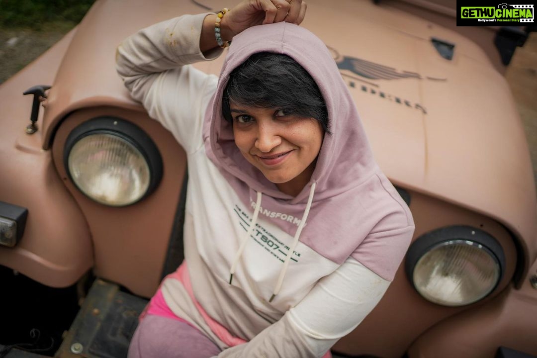 Lena Kumar Instagram - Have you seen the latest episode on my YouTube channel? Link in Bio and story ๐. Pic @ak_1996_47 Edit @sharonpynadath Jeep @teamvakeelbro #jeep #pastels #hue #mountains #travel #wanderlust #idukki #kerala #godsowncountry #india #instagram #beauty #life #lenasmagazine #actress #actorlife #freedom #love Idukki -เดเดเตเดเตเดเดฟ เดเดจเตเดจ เดฎเดฟเดเตเดเตเดเดฟ
