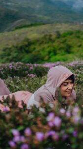 Lena Kumar Instagram - Neelakurinji and a special breakfast ….😜 New Episode out now on Lena’s Magazine YouTube. Link in story and bio. 
Thank You @harisankar_ks for this beautiful song 💜

#savekurinji 
#travel #neelakurinji #flowers #12  #years #food #idukki #kerala #keralatourism #incredibleindia #godsowncountry #actress #travelvlog #trekking #instagram #india