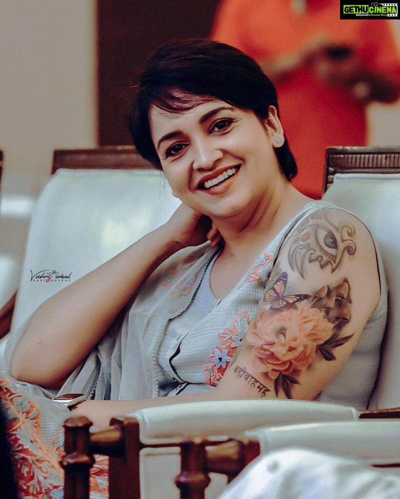 Lena Kumar Instagram - Long time … no see ..!! How are you ? Photos that look like paintings by @vichus_ideal_photography #actress #tattoo #malayalam #lenaa #instagram