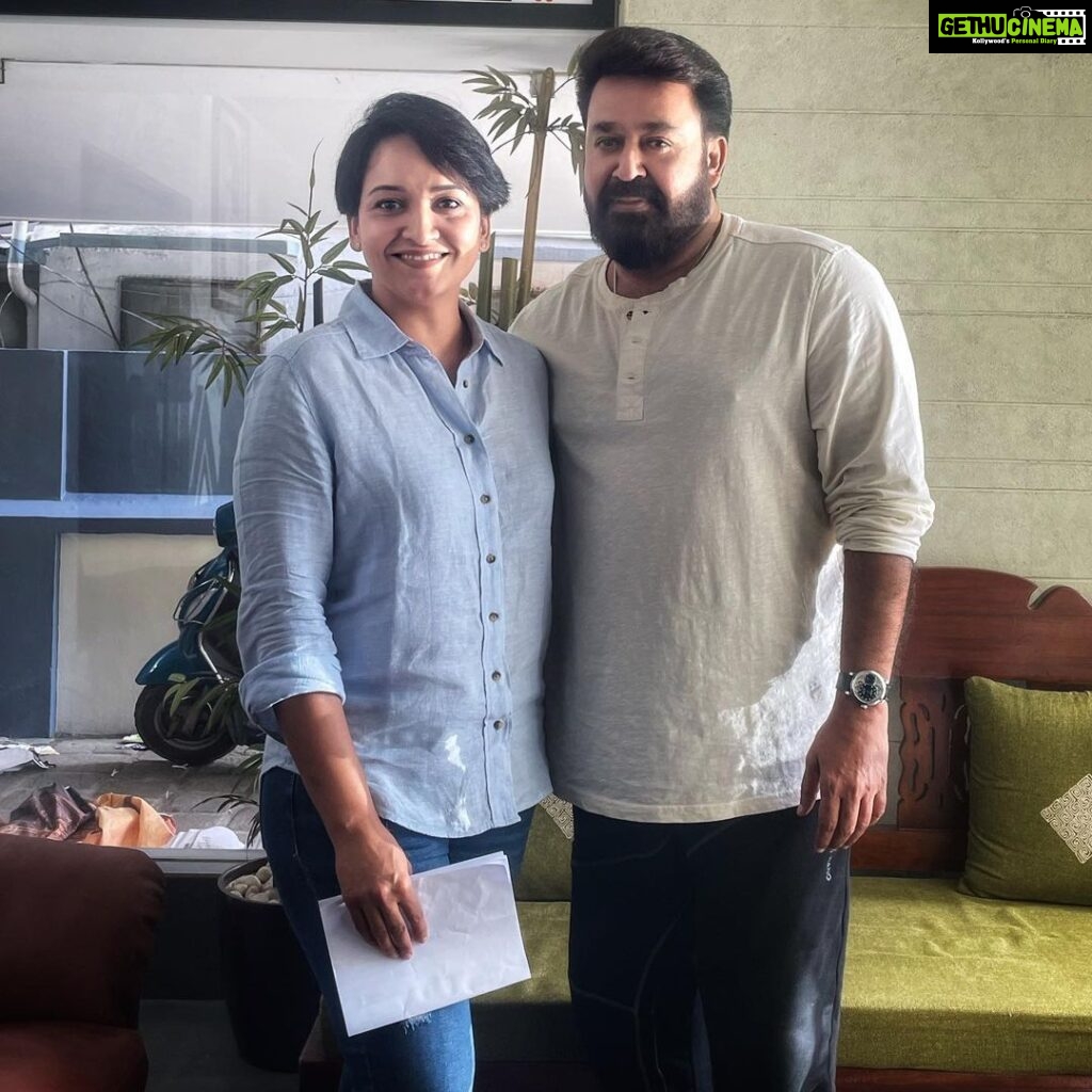 Lena Kumar Instagram - Lalettan … Surprise meeting at Ashirvad studios. 😊 @mohanlal #lalettan #monster #actor #actress #movie #films #meetings #life Kochi, India