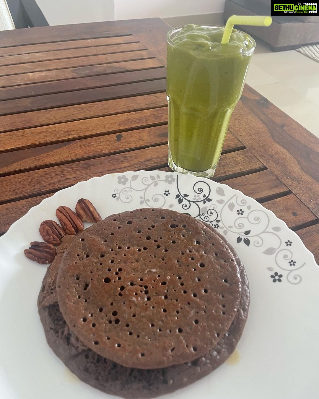 Lena Kumar Instagram - Most of us women are sensitive and even allergic to refined carbs and artificial additives in processed foods. The only reason we continue eating them is pure addiction. Take a detox break and see how you can beat inflammation, fatigue and bloating by substituting with whole fruits and vegetables. There are also a million varieties of superior carbs than rice, wheat and corn. Let your life style get the upgrade you deserve. Food = Nutrition #Food #nutrition #women #wholesome #fruits #veggies #lifestyle #homemade #cooking
