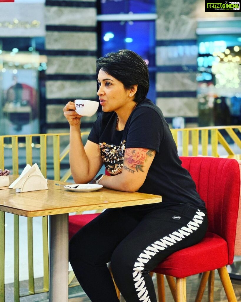 Lena Kumar Instagram - Stressed,blessed,and coffee obsessed . . 📸 @aslam_bin_zuhra #coffee #coffeelover #lulumallkochi #lulumall #lena #womensdaypic #kochi LuLu Mall Kochi