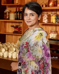 Lena Kumar Instagram - #floral #saree #love 

Pic @manumulanthuruthyphotography