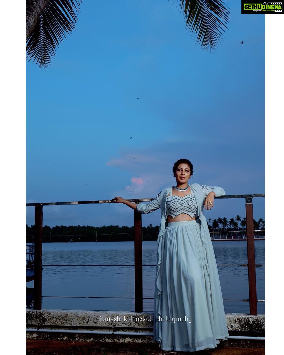 Leona Lishoy Instagram - Sky so blue π Picture credits- Jamesh Kottakkal @jameshshow publication :@star&style Makeup :@vijeshmakeovers Outfits: @stylebyirinealby @elzas_couture Location : @bluesereneresorts guruvayoor image correction: @shuhaib_.ls. #celebritychat #fashionphotography #jameshshow #behindthescenes #fbmemories #instadailyphoto #leonalishoy #manoramaweekly