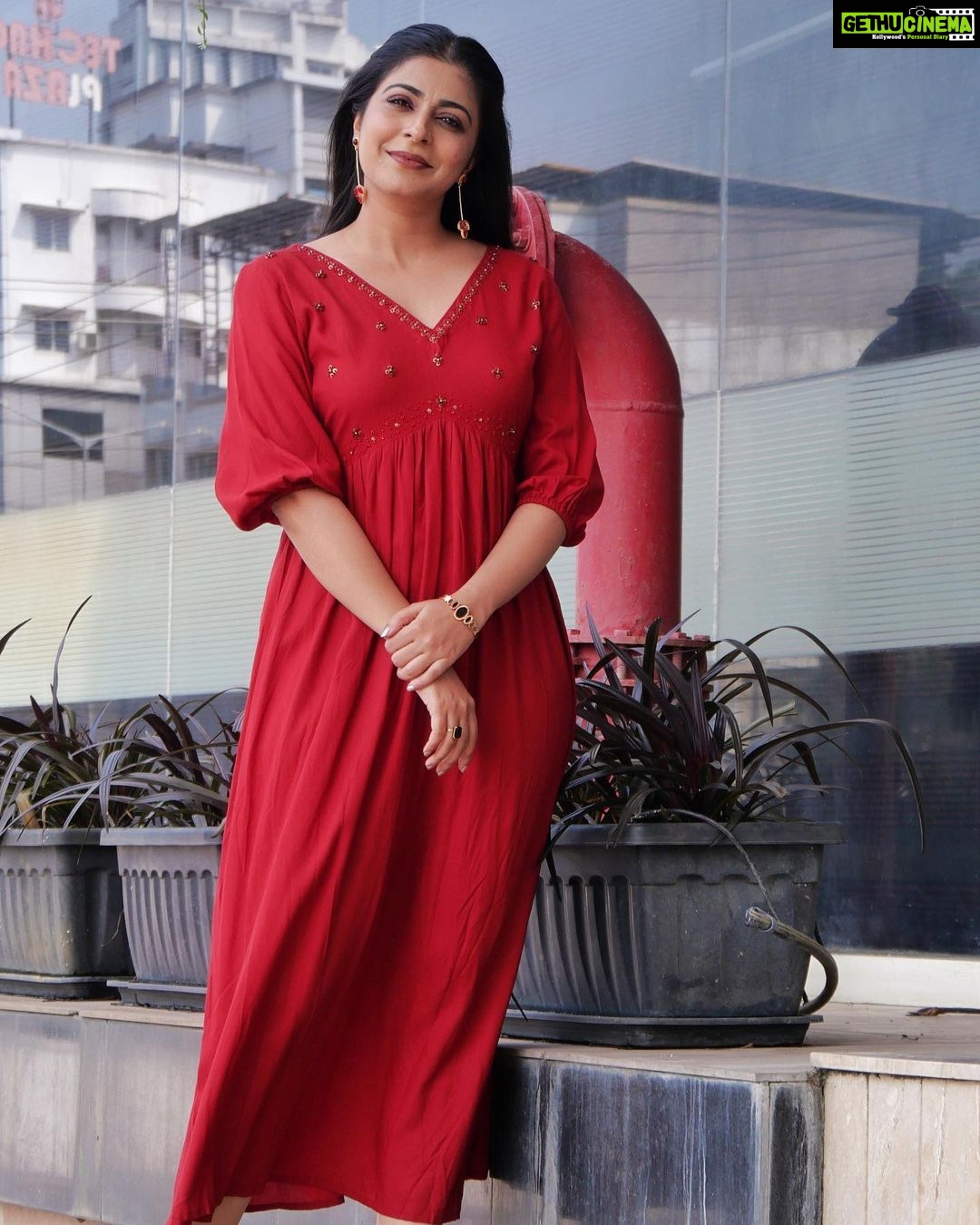 Leona Lishoy Instagram - Palanquine presenting before you .. @leo_lishoy in our fabulous attire. Costume: @palanquinebytmj In frame: @leo_lishoy Styling: @rashmimuraleedharan #palanquine #newyear2023 #celebrity #styling #2023 #designercelebrity #celebritydesigner #stylefashion #celebrityfashion #2023designersareecollection #celebritystylist #fashionstyle #designerwear #milestone2023 Kochi, India