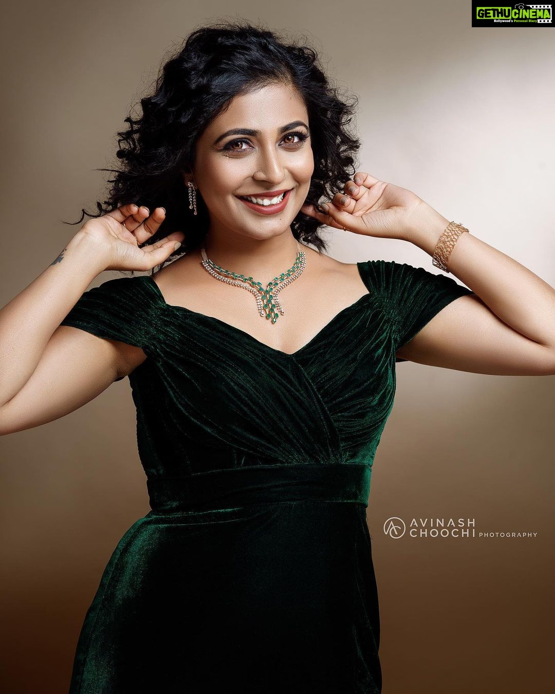 Leona Lishoy Instagram - Retro in green π . . Photography: @avinashchoochiphotography Concept & styling: @rashmimuraleedharan Jewellery: @lakshmijewellery916 Costume: @paris.pret Hair&makeup: @femy_antony__ Retouch: @suveeshgraphiccyanide