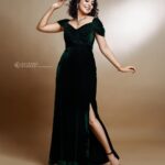 Leona Lishoy Instagram - Retro in green 💚 . . Photography: @avinashchoochiphotography Concept & styling: @rashmimuraleedharan Jewellery: @lakshmijewellery916 Costume: @paris.pret Hair&makeup: @femy_antony__ Retouch: @suveeshgraphiccyanide