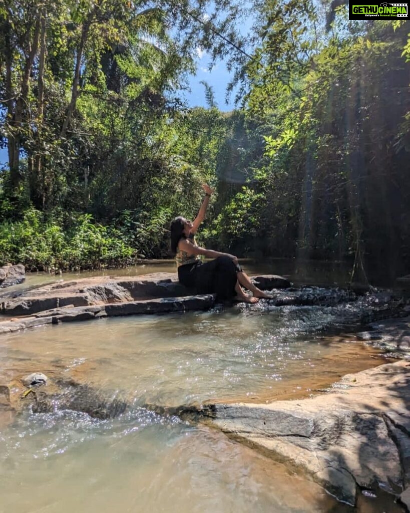 Leona Lishoy Instagram - Like Bruce Lee said, “Be water my friend”. But how? I like the idea of it though! . . 📸 @iambobbyeric Havon Plantation Resorts
