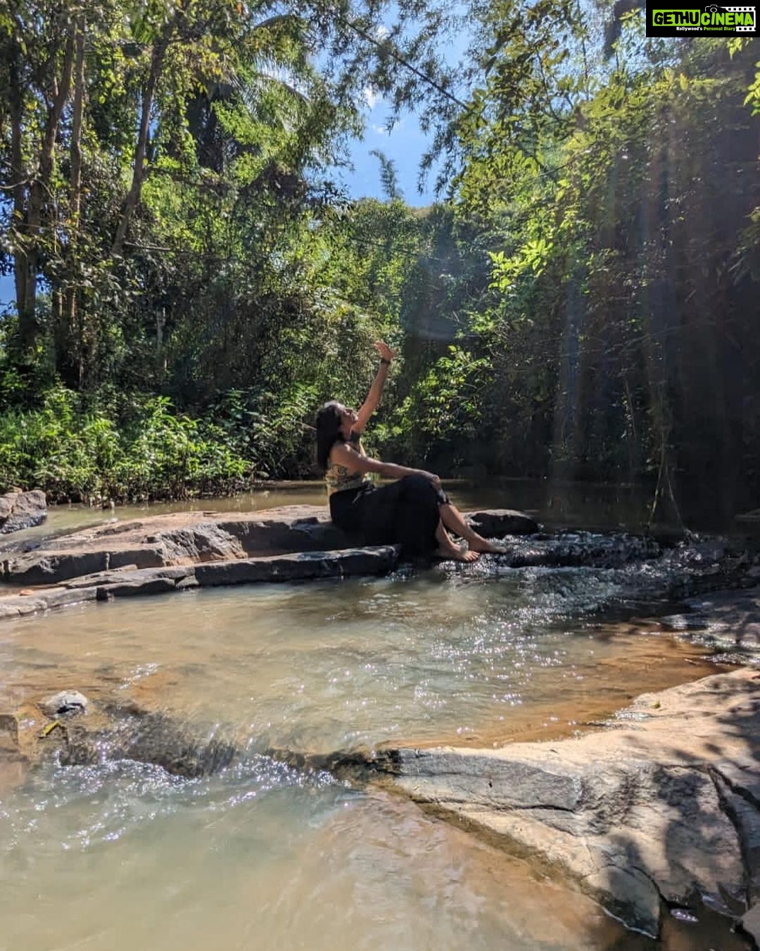 Leona Lishoy Instagram - Like Bruce Lee said, “Be water my friend”. But how? I like the idea of it though! . . 📸 @iambobbyeric Havon Plantation Resorts