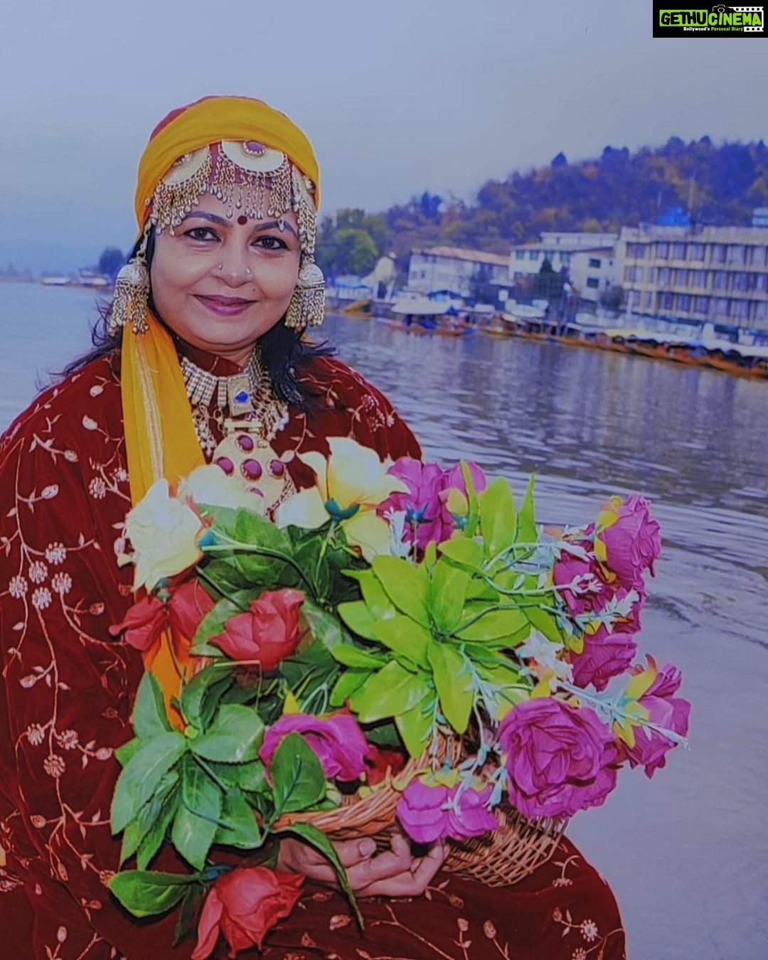 Leona Lishoy Instagram - This Diwali, my beautiful Amma is doing something she has never done before- traveling to Kashmir with her favourite @rakhi.manoj.1 and a group of enthusiastic women. Im so glad that Amma is finally doing something as exciting and new as this (without her family). . . Amma’s trip updates are adorable and I can’t help but feel so happy and proud. I love you @bindulishoy 😘 . Cheers to new beginnings 🥂 PS- Home doesn’t feel like home without you.