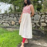 Leona Lishoy Instagram - #throwback Onam ‘22 Wearing @mosegi.in