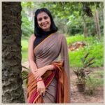 Leona Lishoy Instagram - @leo_lishoy in another stunning piece by @suta_bombay Wearing High Neck Black Blouse and Handloom saree. Grab them from our store now !! #sarees #fashion #sareelovers #onlineshopping #sareesofinstagram #indianwear #traditional #designersarees #sareecollection #india #sareelover #sareestyle #handloomsarees #love #style #sareeaddict#shopping #offer#celebraties#love #latest #lovebytes #actressnavel #actressmollywood #likes #model #beauty