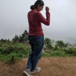 Leona Lishoy Instagram - I am a ‘good weather can uplift my mood’ kinda person. . . 📸 @iambobbyeric #throwbackpic Poomparai, Kodaikanal