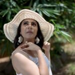 Leona Lishoy Instagram - Soothing warmth. . . Photography : @nostalgiaevents.in Coordination : @pin.social Styling: @drape_stories_ Mua : @makeupartist_jyotibutola Location : @verandahstore