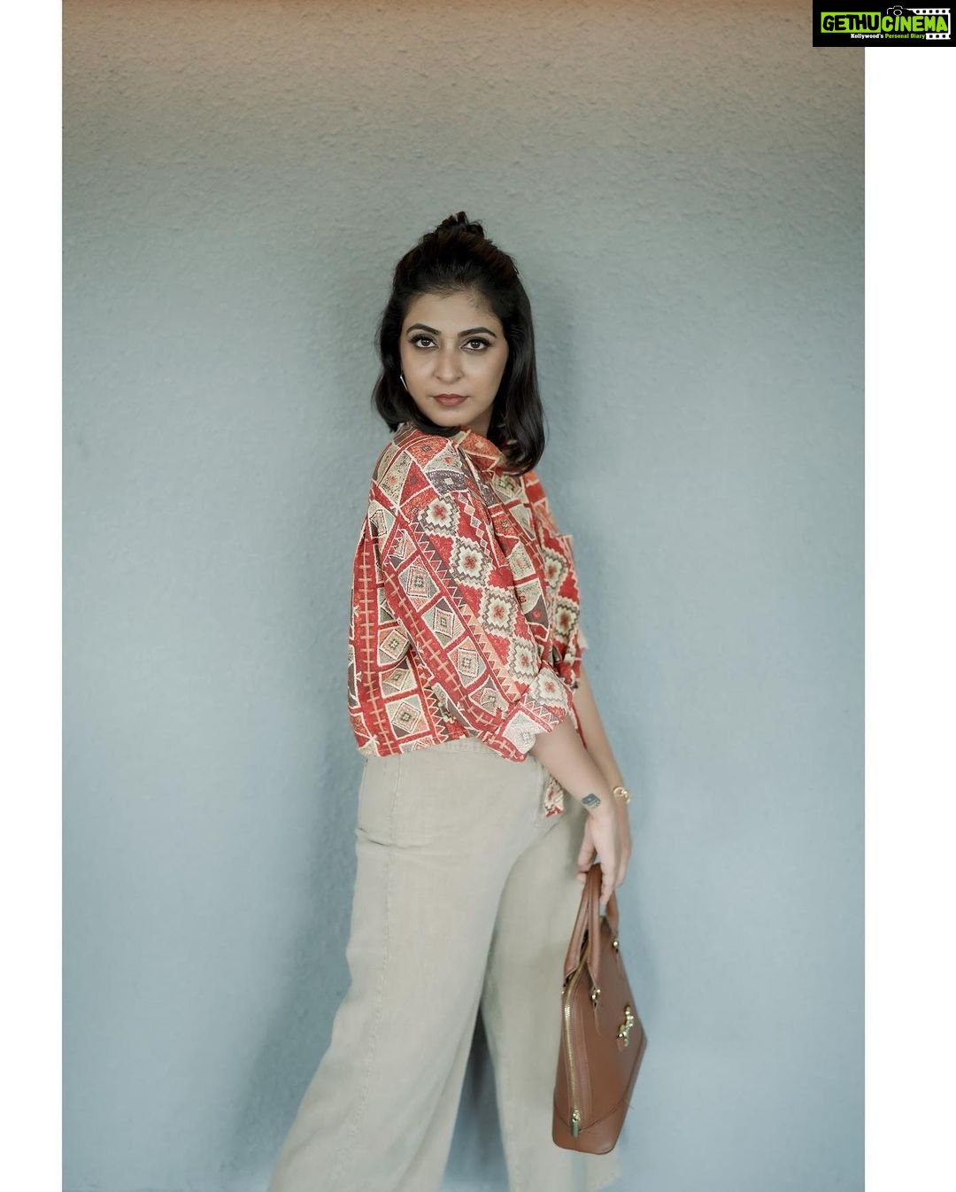 Leona Lishoy Instagram - Photography : @nostalgiaevents.in Coordination : @pin.social Styling: @drape_stories_ Mua : @makeupartist_jyotibutola Location : @brdluxe