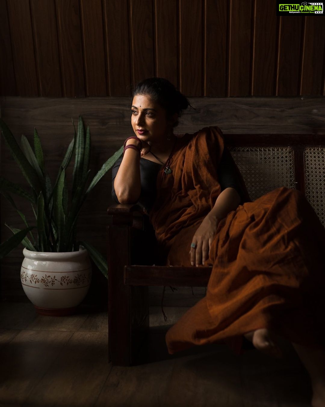 Leona Lishoy Instagram - Time flies. But the shadow it left behind remains. . . 📸 @prathishm Organiser @off_beat___ 👗 @sonia__chacko