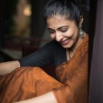 Leona Lishoy Instagram - Behind all photoshoots 🫢✌🏻 . . Also, this one was with few favourites from college @prathishm @off_beat___ @sonia__chacko Tulsi Village Retreat