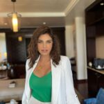 Lisa Ray Instagram – 90s hair forever 🤟🏼 best hair decade, right?! 

Hair that deserves it’s own postal code. 

Bring back back-combing realness 

Shouty-bouncy-messy-sexy-not trying too hard I just woke up this way hair

Who’s with me?

…………………….

MUH @binapunjani