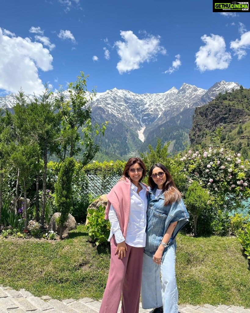 Lisa Ray Instagram - Happy Birthday shona! While I’ve known the alluring, elegant, witty, powerhouse personality @kalyanisaha for years, a recent trip to the mountains exposed Kalyani’s soulful, caring- always humorous- resilient yet vulnerable side. She’s one in a generation. Keep laughing. Keep chanting. All the madness, astonishments and sparkle in the world await your command, dearest K, while I wait for our next gossip corner with views. Manali,Himachal Pradesh
