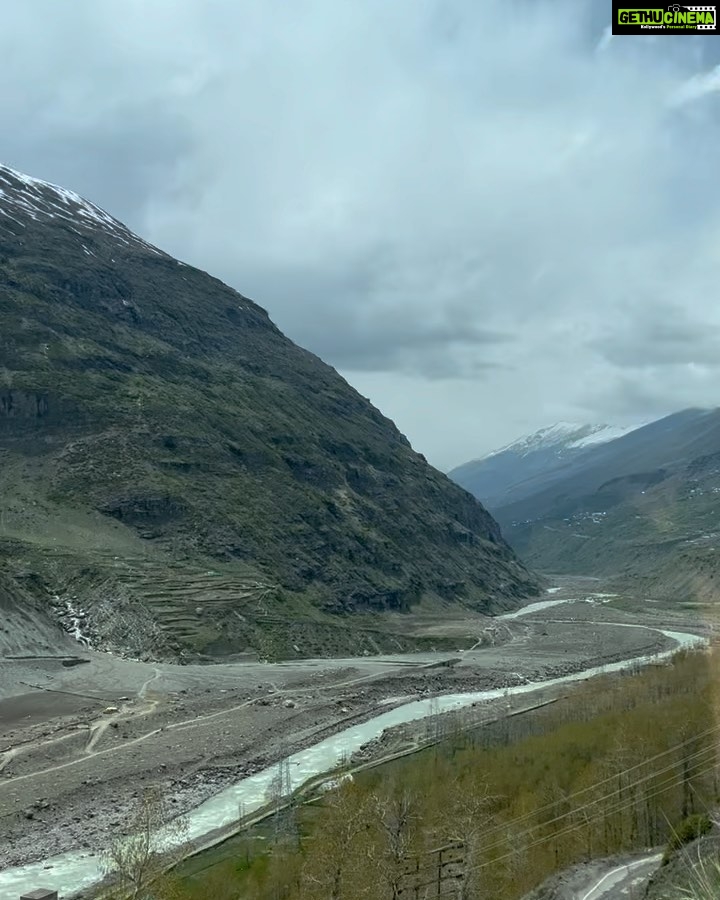 Lisa Ray Instagram - Sublime views of the Himalayas from #sitarahimalaya and one from a day trip to Lahaul. I know I’m obsessed and can easily spend hours merging with the mountains’ many moods. I’m sure there’s a few of you out there who similarly hear your soul sing gazing at these glorious peaks.