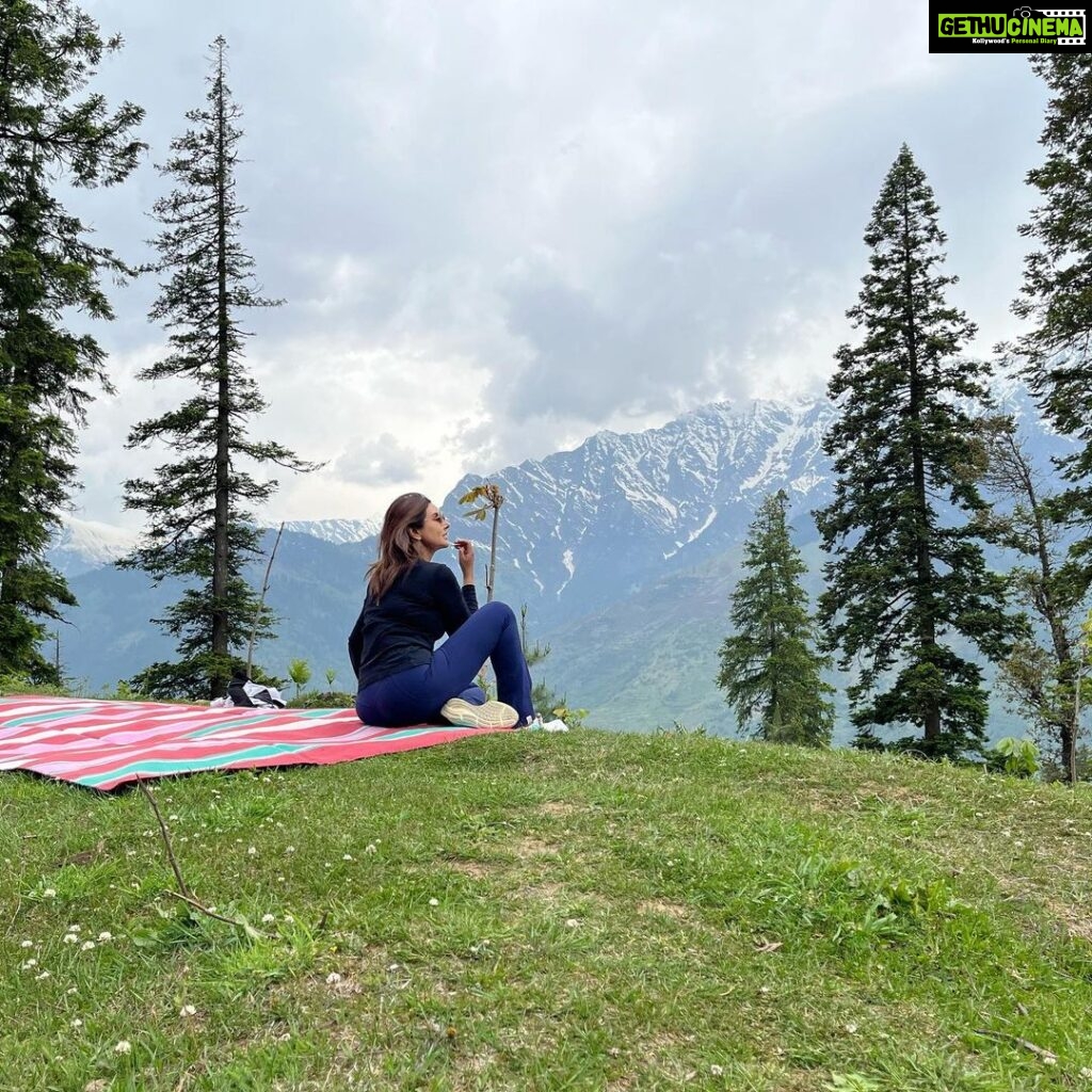 Lisa Ray Instagram - #SitaraHimalaya is a Well-Being Center imbued with the profound joys of good design; an indulgence of all the senses grounded in a distinctly Indian approach towards living well. It contains the creative stamp of Anita Lal, the visionary founder of iconic lifestyle brand @goodearth everywhere; authentic expressions of hospitality, beauty, nature and Indian wisdom. In a world that standardises and applies rigid interpretations of wellness, #SitaraHimalaya is unique. Here, good health is equated to joy while incorporating traditional approaches to healing. As a veteran of Wellness Resorts and Retreats I can honestly say I’ve never experienced another place quite the same. Nestled in the scenic village of Kothi at an altitude of 8200 feet, surrounded by the magnitude of Himalayan peaks, a ballet begins between the environment and yourself as soon as you enter the grounds of landscaped wild flowers. The interiors are unparalleled as you would expect. Sensual and earthy fragrances, Banarasi silk wallpaper, snow capped views and velvety ‘gossip corners’ beckon at every turn. There’s a stunning glass roofed ‘Skylight’ conservatory where you can experience the galaxies at night or curl up with a book in the day, absorbing the purity of mountain light. Spa therapies at Svasthi are holistic affairs, rooted in the concepts of the Vedas and the hot water plunge pool scented with Deodar became a daily indulgence. The daily yoga class is held amongst astonishing views. While we breathed and moved I recalled Mrs Lal sharing that the very spot - they say- where Rishi Ved Vyas meditated for 12 years before inscribing eternal, revealed wisdom of the four Vedas lay behind us. We hiked, we gathered over exquisite meals and revealed at times, our hearts to each other. Here, design is more than a visual tool. It leads to the alchemy of the right environment to amplify potential, to experience connection and all the astonishments of the world: sparkle, joy, peace and dare I say, healing. Thank you @neroliblooms for your warmth and wisdom. Thank you @pareinathapar and the staff who are more family at Sitara and everyone who made this experience magical.