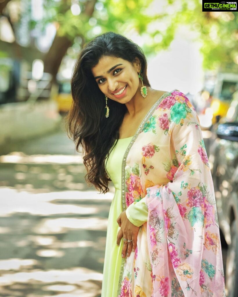 Lisha Chinnu Instagram - All - Natural 🤩 . . . Costume @labelswarupa Photos @gk_.photography._ #salwars #natural #nomakeup #trend #tamilponnu #chennai #music #explore #tamilnadu #model #actress #music Chennai, India