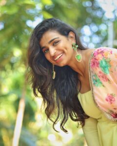 Lisha Chinnu Instagram - All~Natural 😍 . . Costume @labelswarupa Photos @gk_.photography._ #smile😊 #chennai #goingnatural #nofilter #nomakeup #justme #laugh #explorepage #explore #trending #trend #chennai #tamilnadu #shooting #tamilponnu
