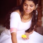 Lisha Chinnu Instagram - Onam Ashamsakal… !!! 🎶🌸🫶🏼🥰 . . Jewellery @challani_jewellery @gchallani Muah @bee_s.makeup @queeenn__b__ Wardrobe @ivalinmabia @mabia_mb Photography @sarancapture @saicharan__photographer #onam #culture #godowncountry #onamcelebration #onamission #onamreels #onamvideos #kerala #mallu #onamvibes #traditional #onamsadhya #keralagram #keralagram #festival