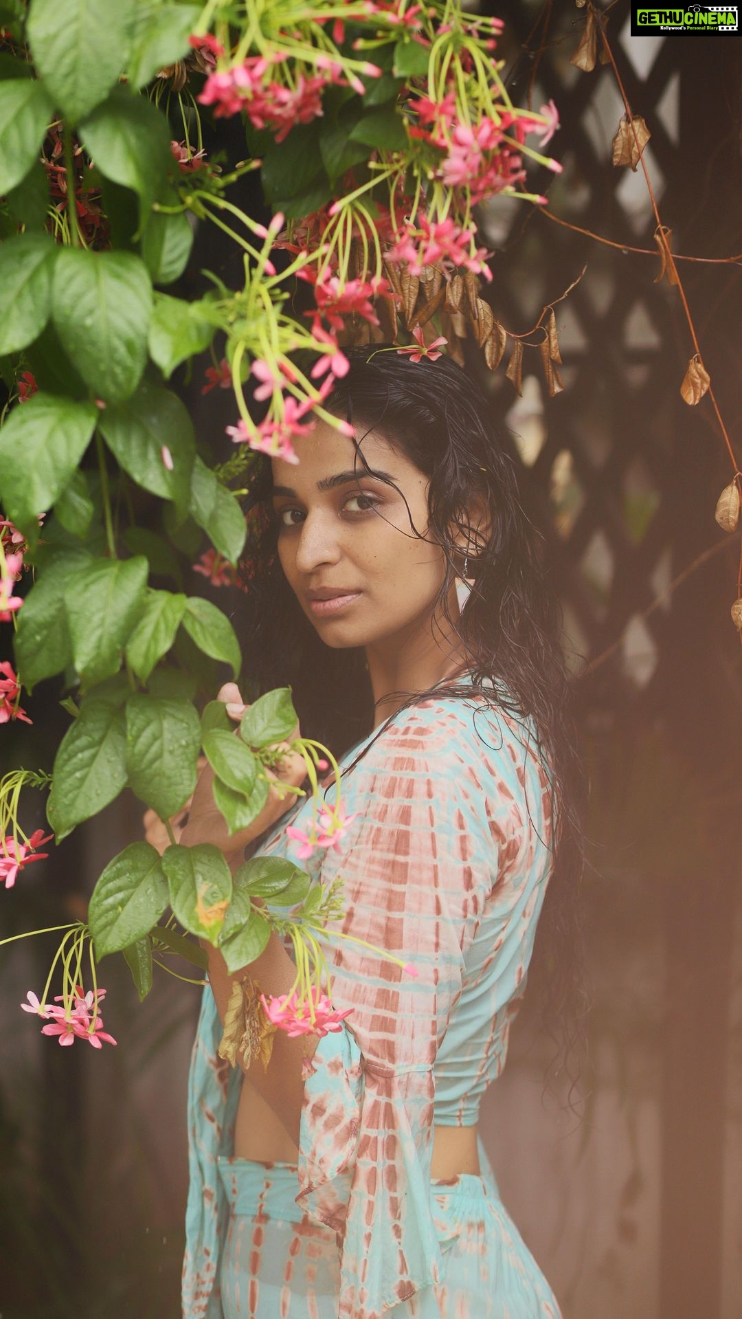 Lisha Chinnu Instagram - When I fall in love with 🌧️ … . . . Shoot by @sat_narain Edited by @inevitable_lifedream Song credits @smith_asher_ Beautiful cover