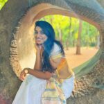 Lisha Chinnu Instagram - We all have two lives... The second one starts when we realise that we have only one....!!! Bday pic #lifeoflee #birthdaypic #lishdimple #peaceandlove #lishahappyplace #dancer #music #musiclover #actress #modeling #entrepreneur
