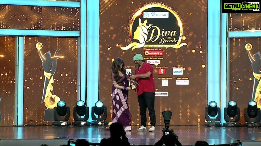 Lisha Chinnu Instagram - The industry and it’s people take privilege in getting introduced by her, and yeah, she needs no introduction, coz she stays in our hearts rent free. DOD is honoured to present our very own @ddneelakandan Pride of Television Watch this and more on @vijaysuperofficial DOD awards, Tmrw 10 am at Vijay super... @pradeepmilroy @prathimacuppala Title Sponsored by: @bharathsuperspecialityhospital Organised by: @cirkleprandevents , @lishachinnu , @vivekmenon27 And #beyondbranding Powered by: @vasanthandco_in Satellite Partner: @vijaysuperofficial Digital partner: @galattadotcom Multiplex partner: @pvrcinemas_official Associate Partner: @preethikitchenappliances Grooming partner: @ftvsalon.sterlingroad.chennai Radio partner: @radiocitytamil_ Travel partner: @apj_cabs_luxury_car_rental #diva #divaofthedecade #awards #awardwinning #awardshow #cinema #bold #fierce #eventplanner #events #pr #television #televisiónprofesional #dd #divyadarshini