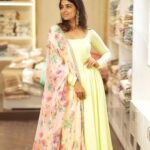 Lisha Chinnu Instagram - Everyone has a chapter , they don’t read it loud 👀🤫 . Agree ?? Costume @labelswarupa Photos @zerogravityphotography #salwarsuits #casualoutfit #desigirl #instagram #indian #trending #movies #kollywood #chennai #tamilponnu #tamilcinema