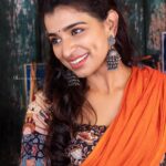 Lisha Chinnu Instagram - 🧡🍁🌺 . . . Photographer @gk_.photography._ Costume @labelswarupa Muah @yolo.offl @pavash_ #saree #sareelove #traditional #actress #tamilcinema #love #indiancinema #model #lifeoflee #tamilponnu #chennai #musiclover #dancereels #trending