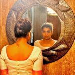 Lisha Chinnu Instagram - Your Craft is your strength….!!! Mirror Practices. Do what makes you happy 😃 Navarasa….. #theatre #artistsoninstagram #practisemakesperfect #believer #lifeoflee #Navarasa #actorslife #actress #antique #navarasa #keralasareereels #dancer #trending #kerala #musically