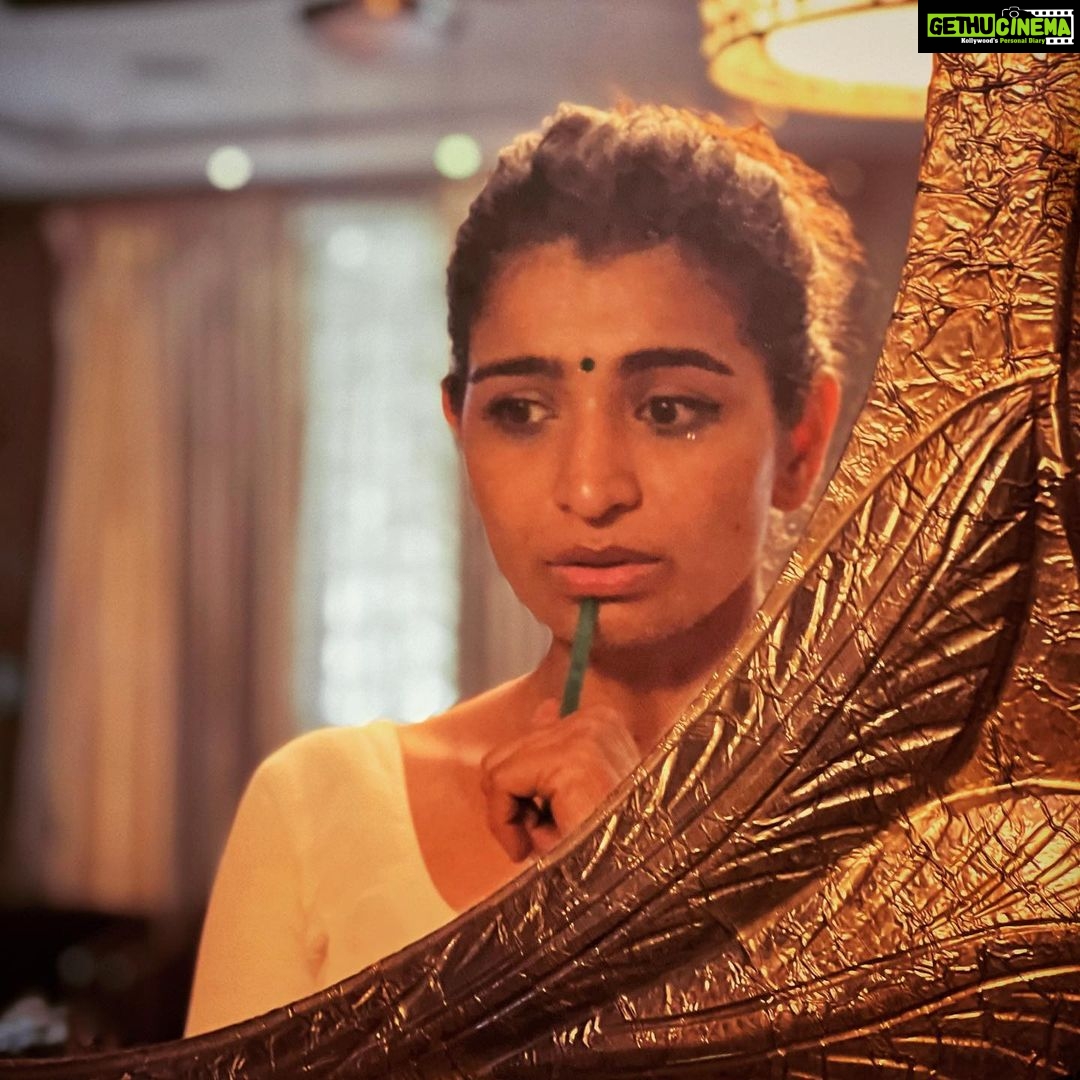 Lisha Chinnu Instagram - Your Craft is your strength….!!! Mirror Practices. Do what makes you happy 😃 Navarasa….. #theatre #artistsoninstagram #practisemakesperfect #believer #lifeoflee #Navarasa #actorslife #actress #antique #navarasa #keralasareereels #dancer #trending #kerala #musically