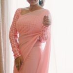 Lisha Chinnu Instagram - You & Me.. 💚 Shot by @manojinfilm Edit @inevitable_lifedream Saree nd Blouse @tamohara_house_of_designs @swapnaareddyofficial #reelsinstagram #reels #vaseeraga #dancer #viral #viralreels #musiclover🎶 #sareelove #saree #sareelovers #love #explorepage #tiktokdance #tiktok #reelsindia #memes #fashionstyle