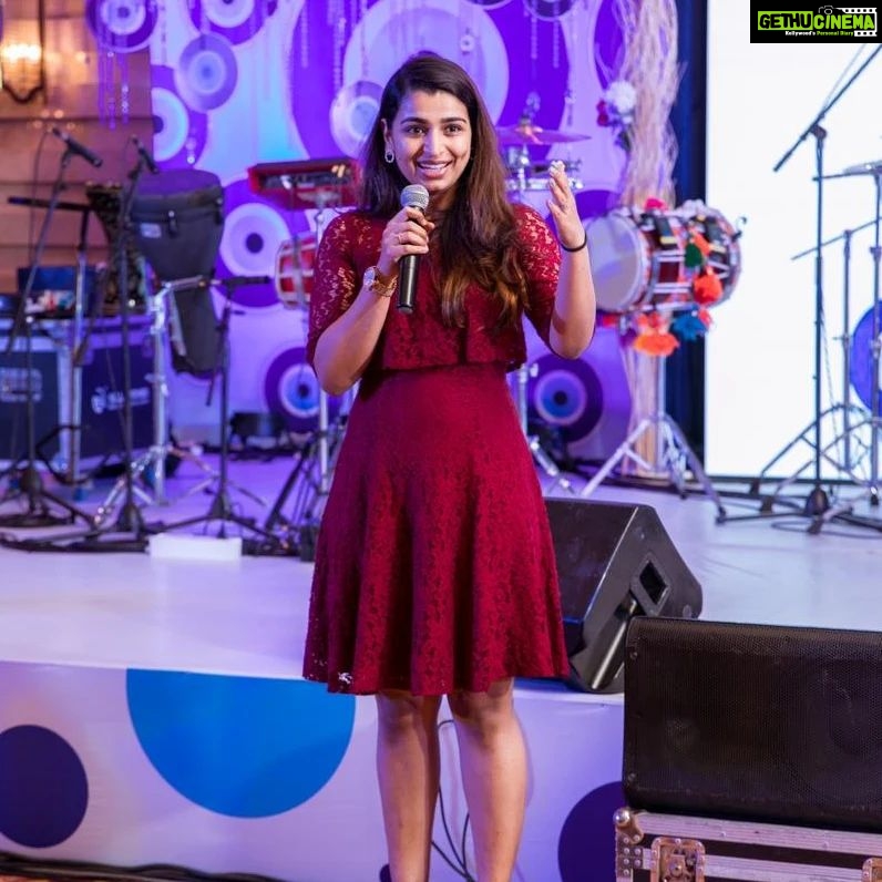 Lisha Chinnu Instagram - Work-life 💥 . . . #cirkleprandevents #lishahappyplace #womeninbusiness #motivation #bebusy #onstage #lisha #actorslife #loveyourself #eventmanagement #worklife #contentcreator #womeninpr